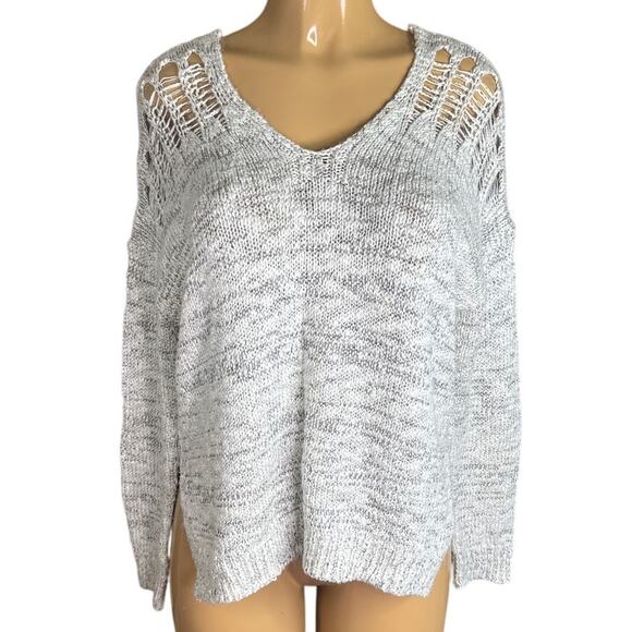 Lush Heather Gray Destroyed Distressed V-Neck Sweater Size Small - Picture 1 of 12